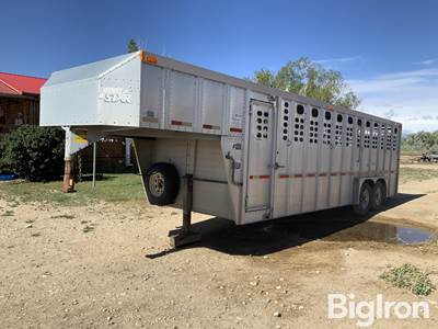 1998 Wilson 3724B T/A Livestock Trailer
