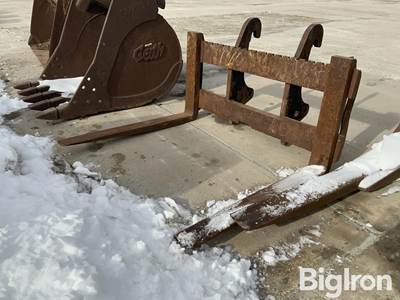Cascade 5" x 48" Wheel Loader Pallet Fork Attachment