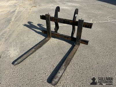 Cat Wheel Loader Fork Attachment, 36" Forks