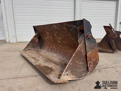 Paladin 544G 105" 4-IN-1 Material Bucket