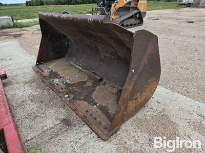 Wheel Loader Bucket 102" Wide with Bolt-On Cutting Blade, Case Quick Mounts