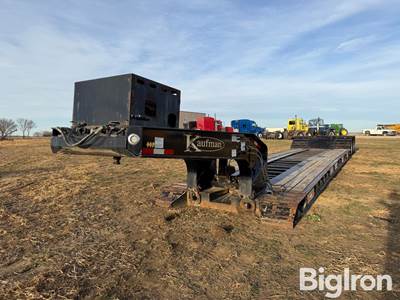 2019 Kaufman 35TN T/A Detachable Gooseneck Trailer w/Dovetail Package
