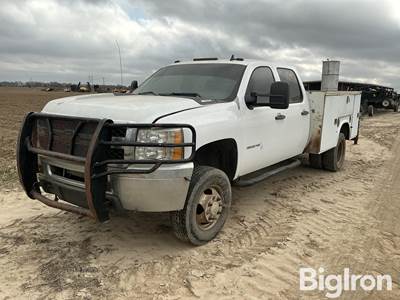 2013 Chevrolet Silverado 3500 HD 4x4 Crew Cab Service Truck (Inoperable)