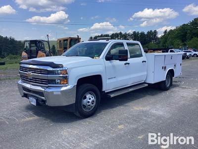 2018 Chevrolet Silverado 3500 HD 4x4 Crew Cab Utility Truck