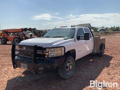 2011 Chevrolet Silverado 3500 HD 4x4 Crew Cab Flatbed Service Truck