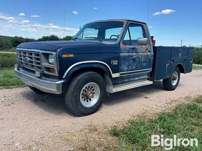 1986 Ford F250 2WD Diesel Service Truck
