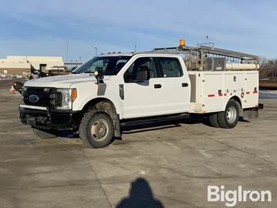 2017 Ford F350 XL Super Duty 4x4 Crew Cab Utility Truck