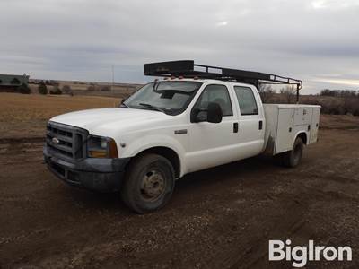 2006 Ford F350 XL Super Duty 2WD Crew Cab Utility Truck