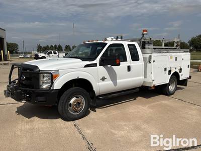 2011 Ford F350 Super Duty XL 4x4 Extended Cab Dually Service Truck