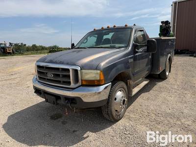 2001 Ford F-450 4x4 Dually Pickup w/Service Bed