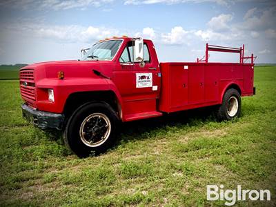 1993 Ford F700 S/A Service Truck