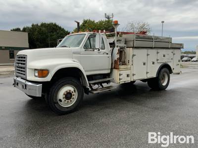 1996 Ford F800 Service Truck w/Crane, Winch & Air Compressor