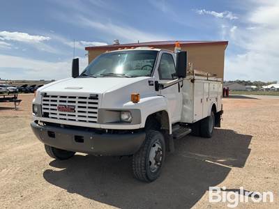 2005 GMC C5500 4x4 Service Truck