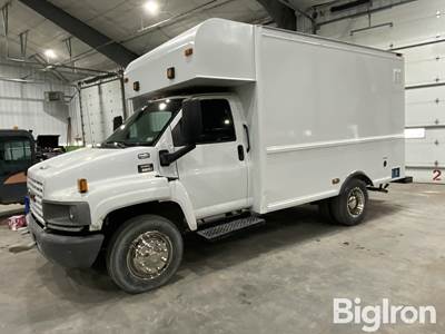 2009 GMC C5500 TopKick S/A Enclosed Box Van Service Truck