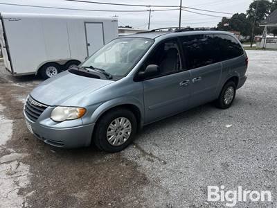 2006 Chrysler Town & Country LX Minivan