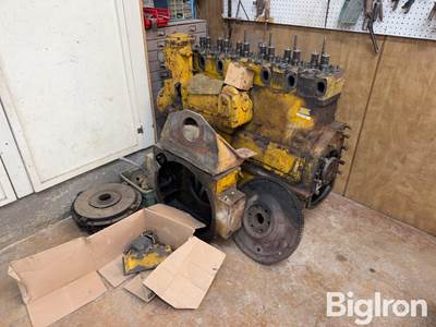 Caterpillar D318 Engine