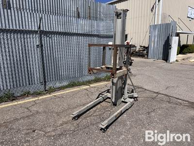 Genie SLC-18 SuperLift Contractor