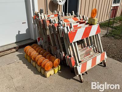 Class 2 Construction Barricades