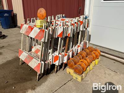 Class 2 Construction Barricades