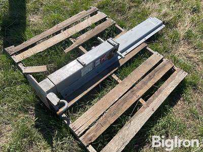 Bulldog 10,000 Lb Trailer Jack