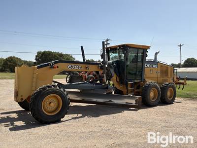 2012 John Deere 670G Road Grader