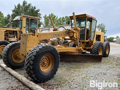 1992 John Deere 770 DH Motor Grader