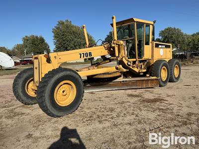 1989 John Deere 770B Motor Grader