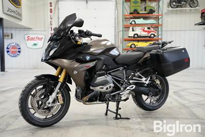 Run #12 - 2018 BMW R1200 RS Sport Touring Motorcycle