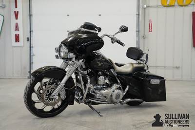 2013 Harley Davidson FLHX Motorcycle