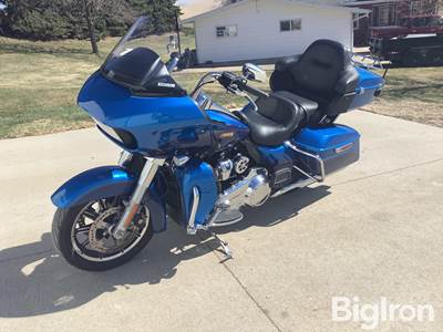 2017 Harley Davidson FLTRU Road Glide Ultra Touring Motorcycle