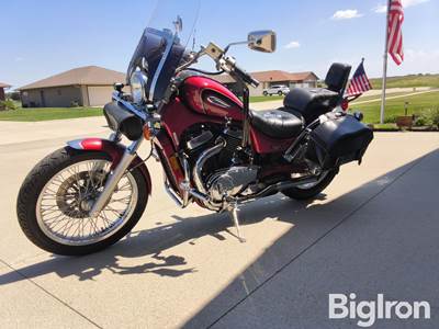 2001 Suzuki Intruder VS800 Motorcycle