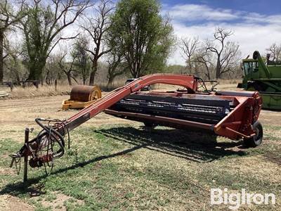 Case IH 8370 Pull-Type Swather