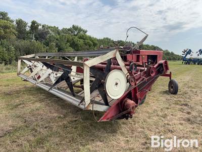 Case IH IH4000 Windrower/Swather