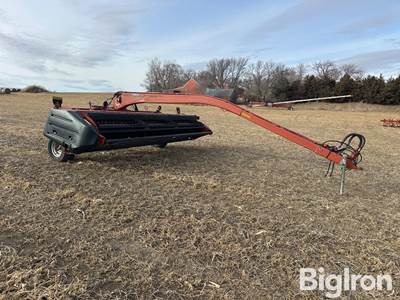 AGCO Hesston 2275 Hydro-Swing Pull-Type Windrower