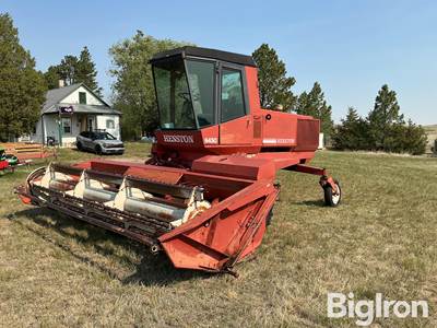 Hesston 645T Windrower w/6465 Header