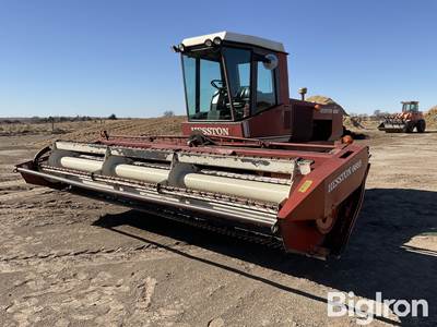 Hesston 6550 Self-Propelled Windrower w/16’ Header