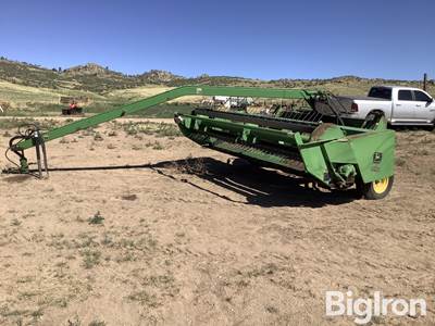 John Deere 240 Pull-Type Windrower