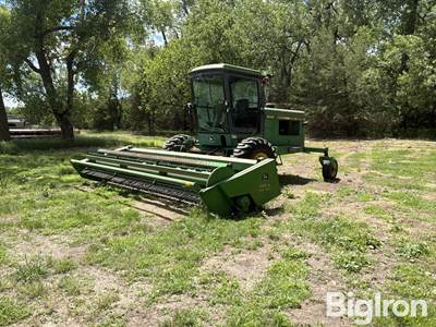 1990 John Deere 3830 Self-Propelled Windrower