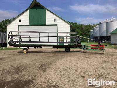 John Deere 590 25' Swather
