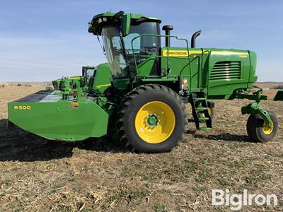 2023 John Deere W235R Self-Propelled Windrower w/R500 16' Head