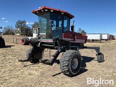 1999 MacDon 2920 Premier Swather Tractor