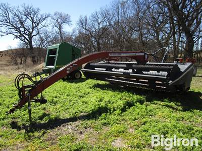 MacDon 14' Hydroswing Windrower