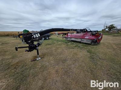 2014 MacDon R85 Rotary Disc Pull-Type Mower Conditioner