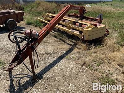New Holland 114 Windrower