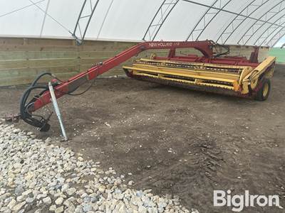 1990 New Holland 116 Hydroswing Windrower