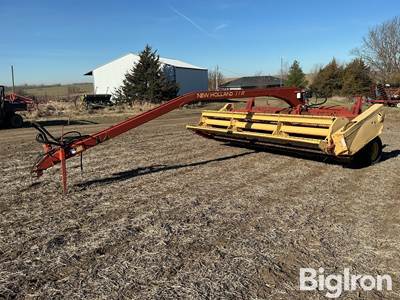 New Holland 116 HydraSwing Windrower