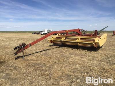 New Holland 116 Pull-Type Hydro Swing Haybine
