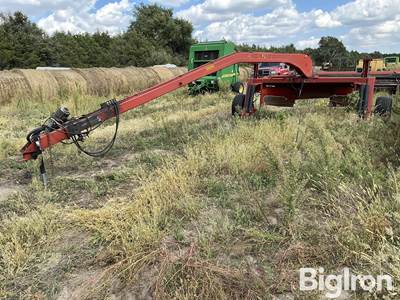 New Holland 1475 Windrower