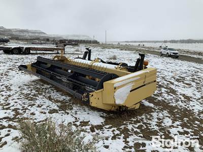 New Holland 2324 Pull-Type Swather