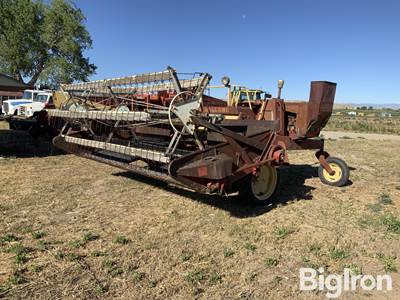 1968 New Holland 905 Swather w/Draper Head